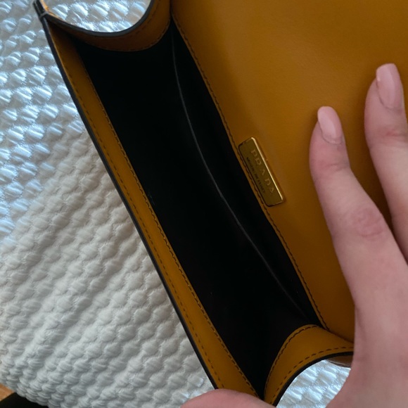 trendy PRADA bag - Picture 7 of 8